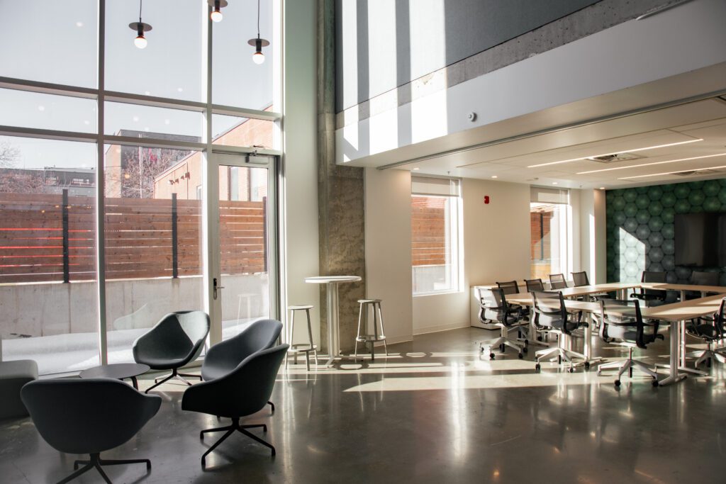 Espace boardroom de l'Espace Waverly situé dans le quartier Mile End de Montréal. Parfait pour les événements corporatif à Montréal