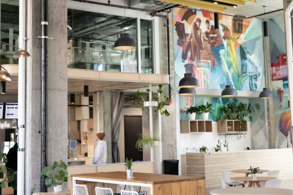 Espace Waverly's lounge-style cafeteria in Montreal's Mile End district. Perfect for corporate events in Montreal