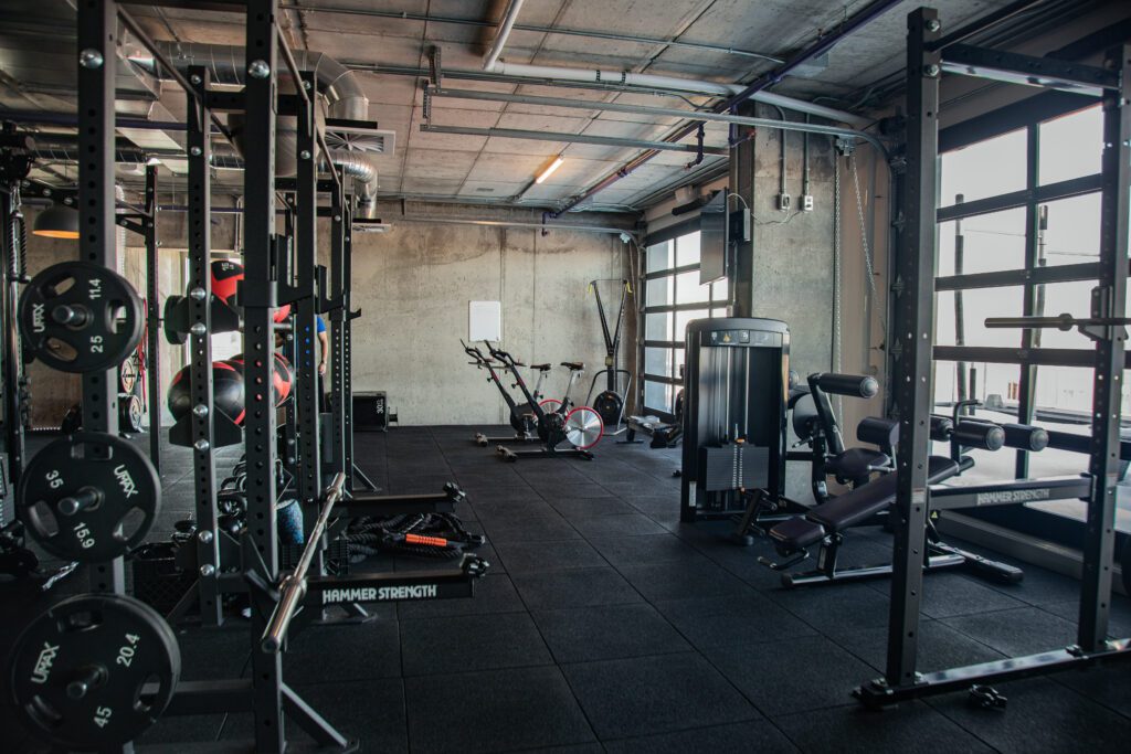 Gym intérieur de l'édifice d'Espace Waverly situé dans le quartier Mile End de Montréal