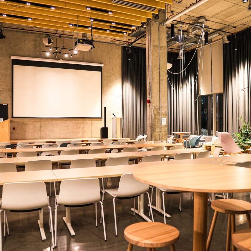 Espace d’accueil aux Espaces Waverly